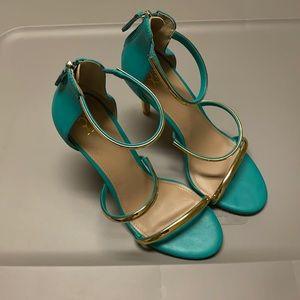 🆕 Jade green & gold stiletto heel.